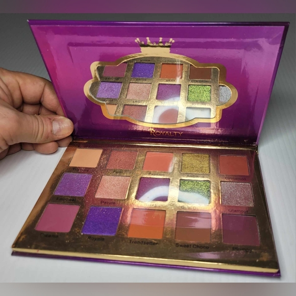 Royalty eyeshadow palette - Picture 2 of 2